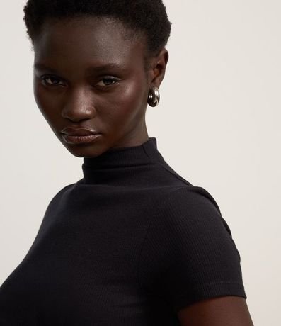 Blusa en Rib con Cuello Alto 3