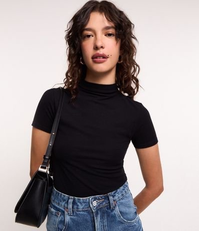 Blusa en Rib con Cuello Alto