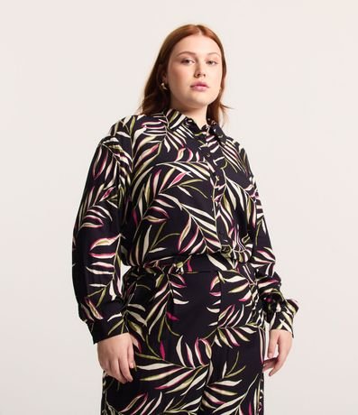 Camisa en Viscosa Estampada de Follaje y con Botones Forrados Curve & Plus Size