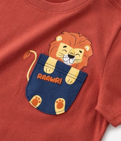 Remera Infantil con Estampado de León en el Bolsillo - Talle 1 a 5 años 4