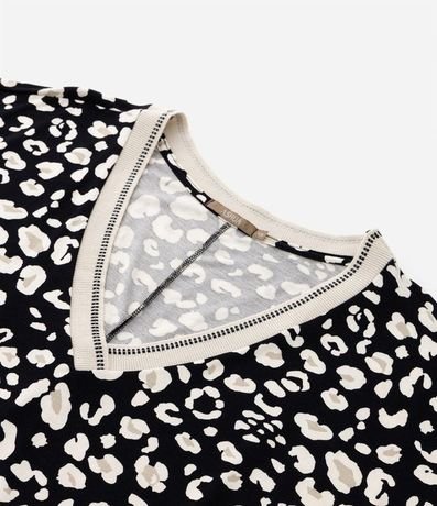 Blusa en Crepé con Estampa de Manchas y Cuello V Curve & Plus Size 7