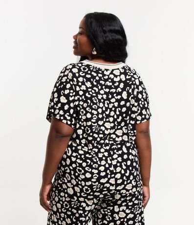 Blusa en Crepé con Estampa de Manchas y Cuello V Curve & Plus Size 3