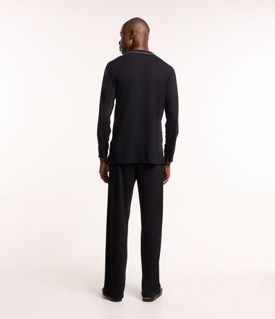 Pijama Largo en Media Malla con Contraste en la Vista 2