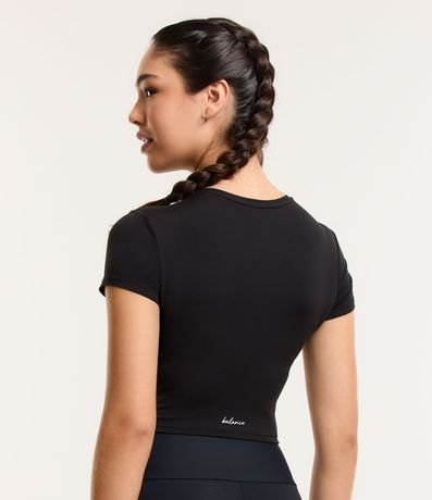 Remera Cropped Deportiva con Diferencial Tacto Suave 3