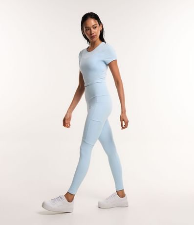 Remera Cropped Deportiva con Diferencial Tacto Suave 2