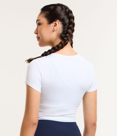 Remera Cropped Deportiva con Diferencial Tacto Suave 3
