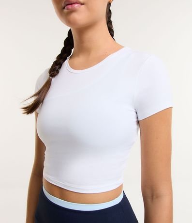 Remera Cropped Deportiva con Diferencial Tacto Suave 4