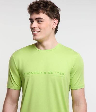 Remera Deportiva Tecnología Dry con Estampa Lettering 4