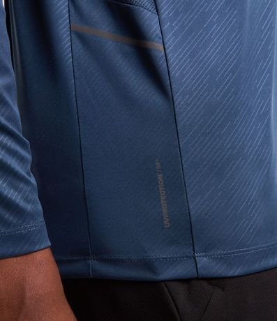 Remera Deportiva Dry Fit con Estampa Rayada 5