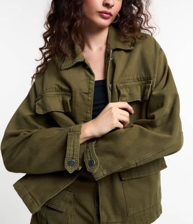 Campera en Sarga Estonada con Bolsillos Cargo 3