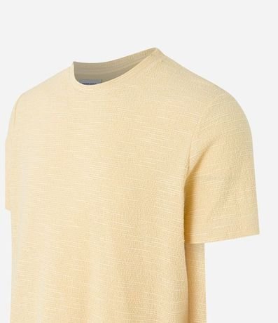 Remera Regular en Media Malla con Textura Diferenciada 6