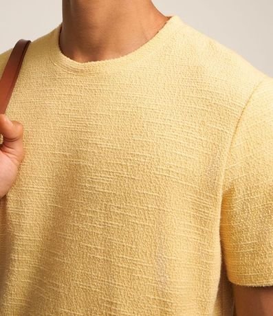 Remera Regular en Media Malla con Textura Diferenciada 4