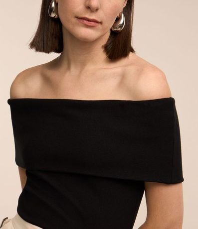 Blusa Hombro a Hombro en Rib con Escote Plegado 4