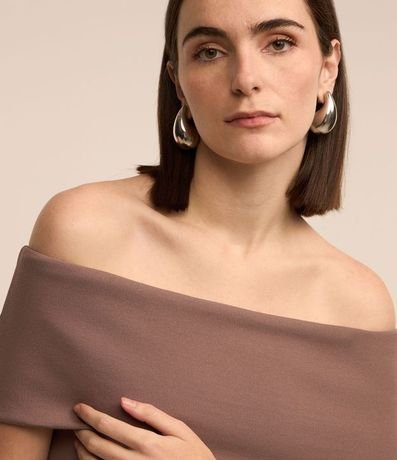 Blusa Hombro a Hombro en Rib con Escote Plegado 3