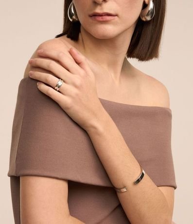 Blusa Hombro a Hombro en Rib con Escote Plegado 4