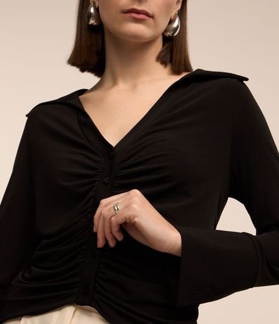 Camisa con Solapa en el Cuello y Detalle Fruncido Delantero 3