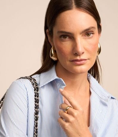 Camisa en Tricolina con Abotonado y Estampa Rayas en Hilo Teñido 4