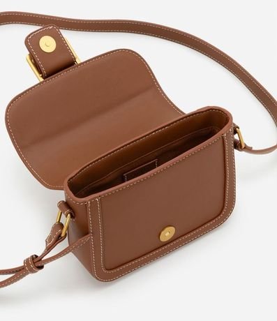 Bolso Transversal en Pu con Tapa y Detalles en Hebilla 4