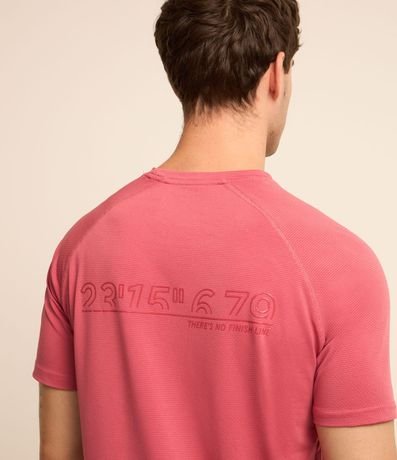 Remera Regular Deportiva en Tecnologia Dry con Estampa Alto Relieve 2