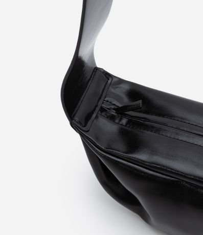 Bolso Shoulder Mediana Desestructurada y con Alça Gruesa 5