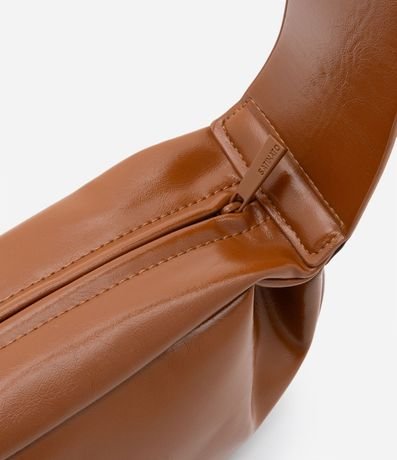 Bolso Shoulder Mediana Desestructurada y con Alça Gruesa 5