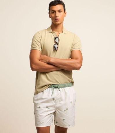 Bermuda en Microfibra con Cintura Contrastante Textura y Estampa de Cocoteros 2