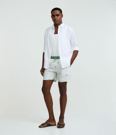 Bermuda en Microfibra con Cintura Contrastante Textura y Estampa de Cocoteros 5