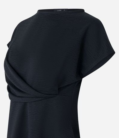 Blusa en Tela Texturizada con Detalle Delantero en la Cintura 7