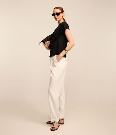 Blusa en Tela Texturizada con Detalle Delantero en la Cintura 5