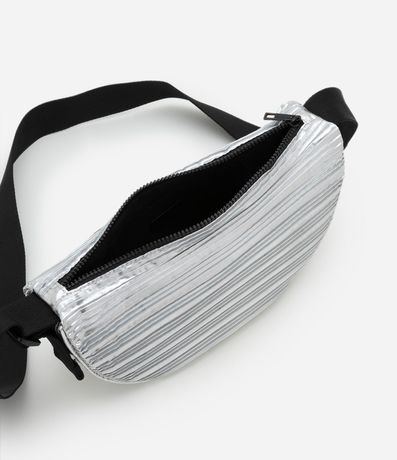 Bolso Media Luna Mediana Metalizada con Correa de Gross 4