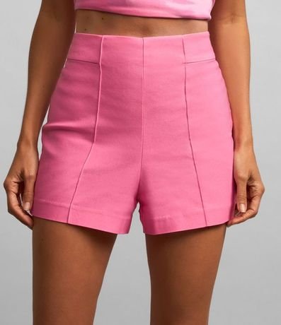 Short Corto en Bengalina con Cintura Alta y Frizos Delanteros 2