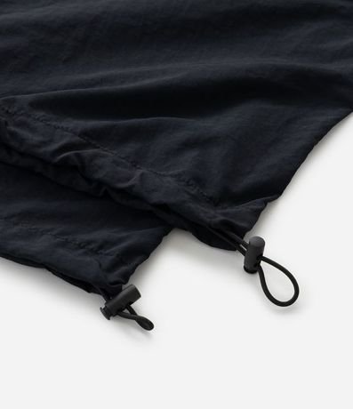 Pantalón Paper Touch Vira Bermuda con Puxador en la Parte Baja 12