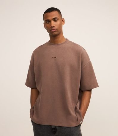 Remera en Pana con Bordado Lettering Minimalista