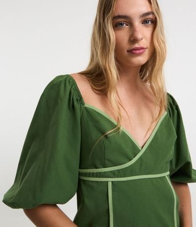 Vestido Corto en Tricolina con Escote Cruzado y Cierre en la Espalda 3