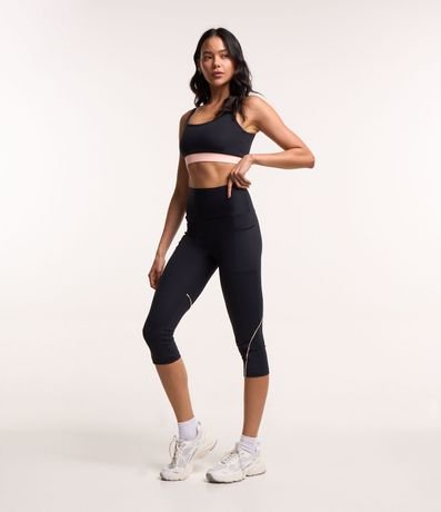 Pantalón Corsário Deportiva en Poliamida con Bolsillos