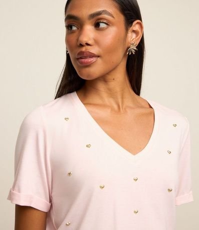 Blusa en Viscosa con Escote V y Corazones Metalizados 3