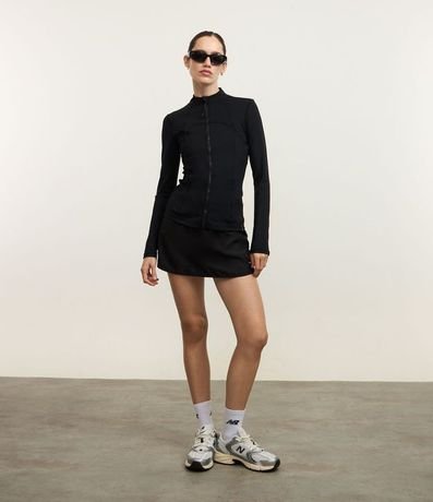 Short Pollera Deportiva con Recorte en Red