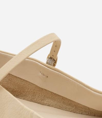 Zapatilla de Cuero con Puntera Cuadrada y Detalle en Hebilla 4