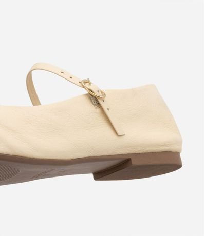 Zapatilla de Cuero con Puntera Cuadrada y Detalle en Hebilla 5
