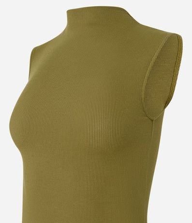 Blusa en Viscosa con Cuello Alto y Textura Acanalada 6