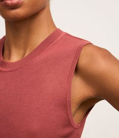 Blusa sin Manga en Punto Canelado con Cuello Redondo 3