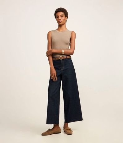 Blusa sin Manga en Punto Canelado con Cuello Redondo 2