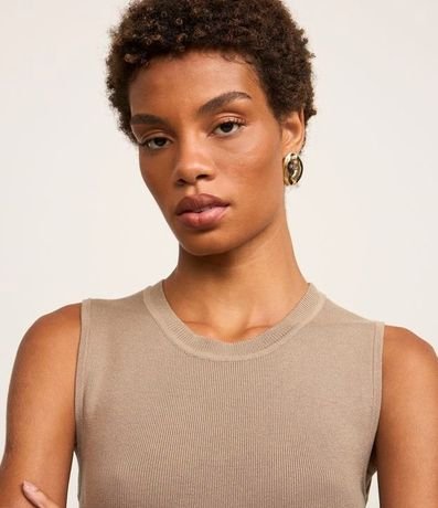 Blusa sin Manga en Punto Canelado con Cuello Redondo 4