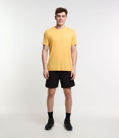 Remera Deportiva en Tecnologia Dry con Estampa Lettering 2