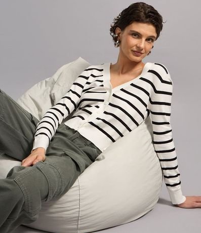 Cardigan Corto en Punto Listrado con Botones 3