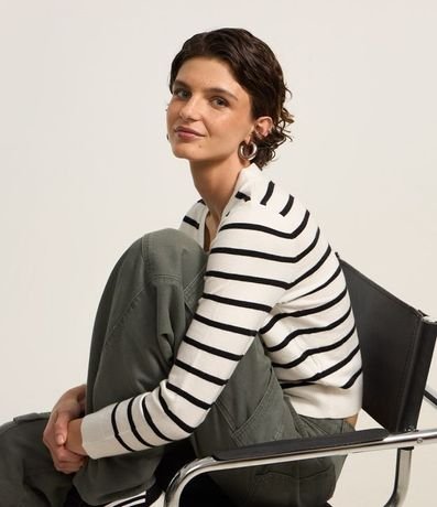 Cardigan Corto en Punto Listrado con Botones