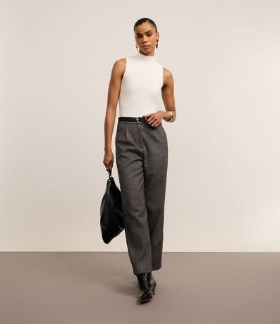 Blusa en Punto Leve con Cuello y Textura Acanalada 2