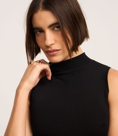 Blusa en Punto Leve con Cuello y Textura Acanalada 4