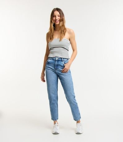 Pantalón Mom en Jeans con Bolsillos Deshilachados