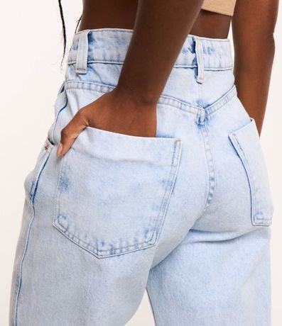 Pantalón Mom en Jeans con Bolsillos Deshilachados 3